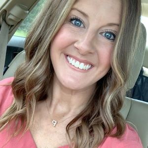 Meet your Posher, Heather! 💕